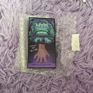 NYX Professional Makeup Wednesday Palette - Purple and Black